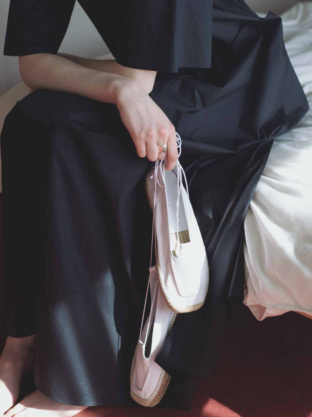 JUNY - Ankle Strap Flat Shoes