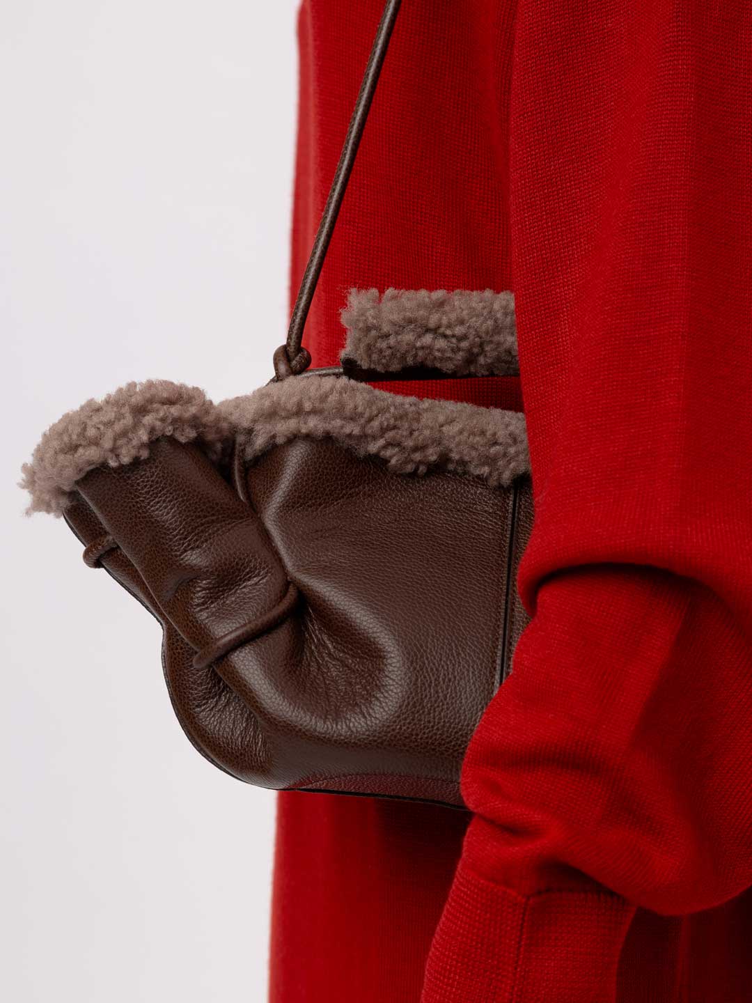 ARTA MINI CURLY SHEARLING TRIMS - Pleated Crossbody Bag