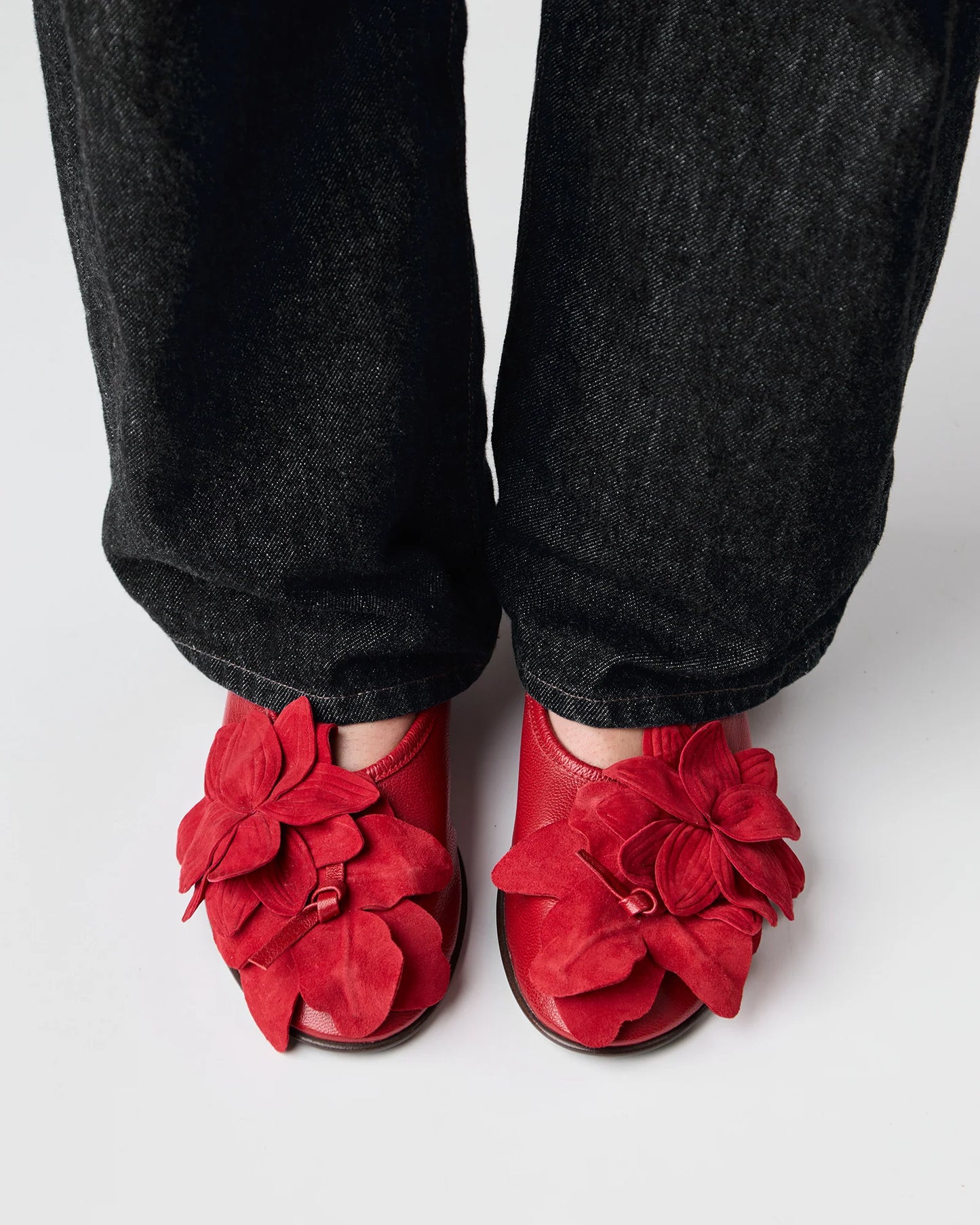 FLORIDA - Flower-Detail Mid-Heel Pump