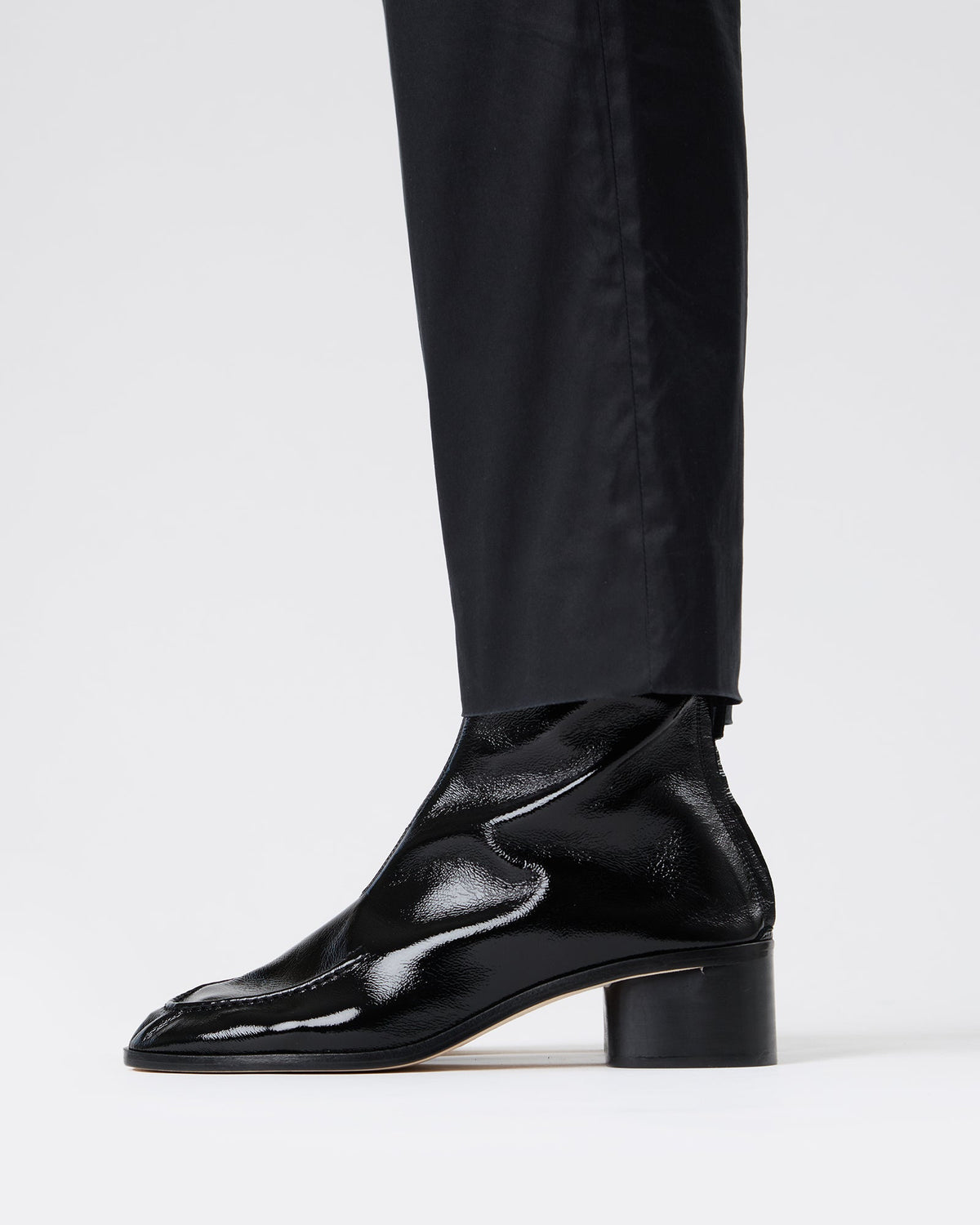 JULIOL BOOT CRINKLED GLOSSY HEELED - Soft Low-Calf Boot