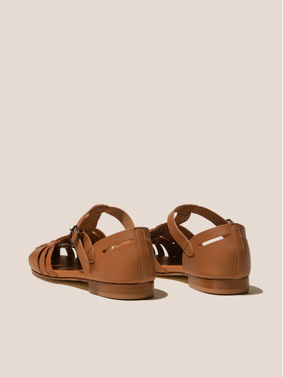 VEDRA - Round-Toe Soft Fisherman Sandal