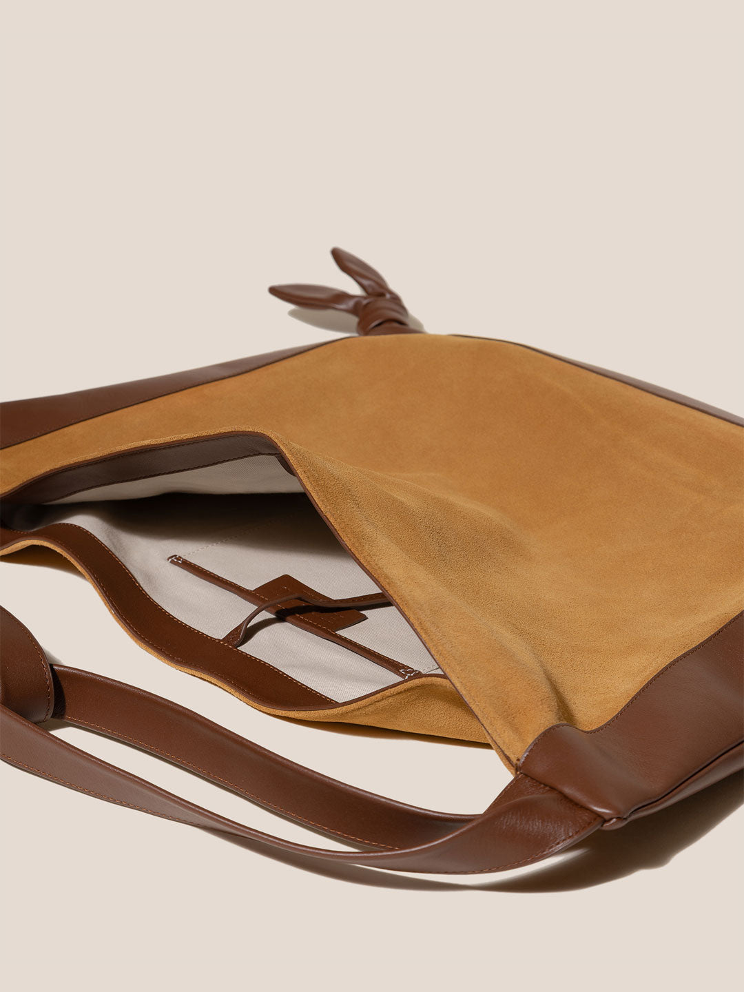 HEREU Cadorバッグ スウェーデン【関税送料込】 CADOR SUEDE - Slouchy Shoulder Bag- HEREU JAPAN Official