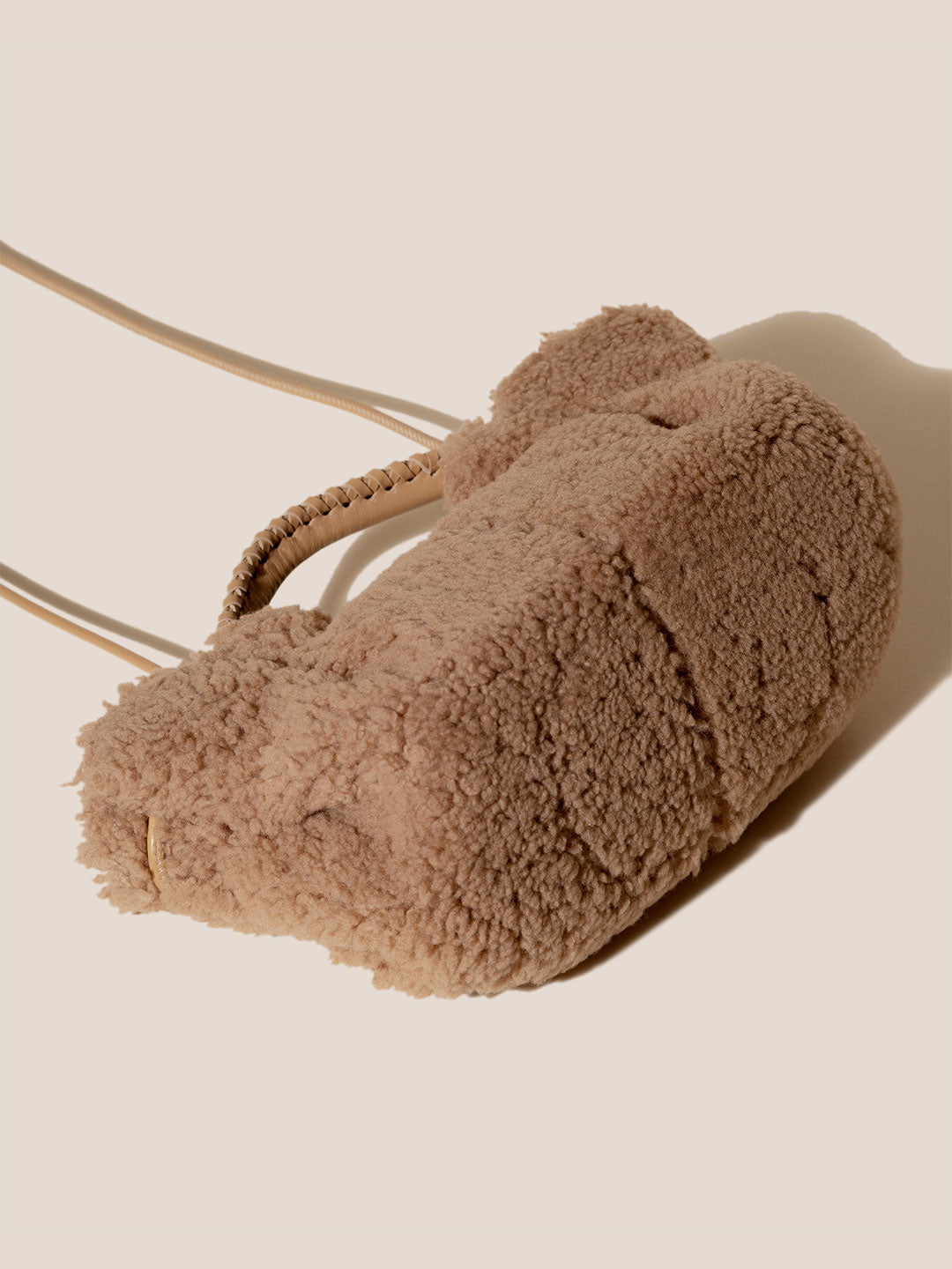 ARTA MINI CURLY SHEARLING - Pleated Crossbody Bag