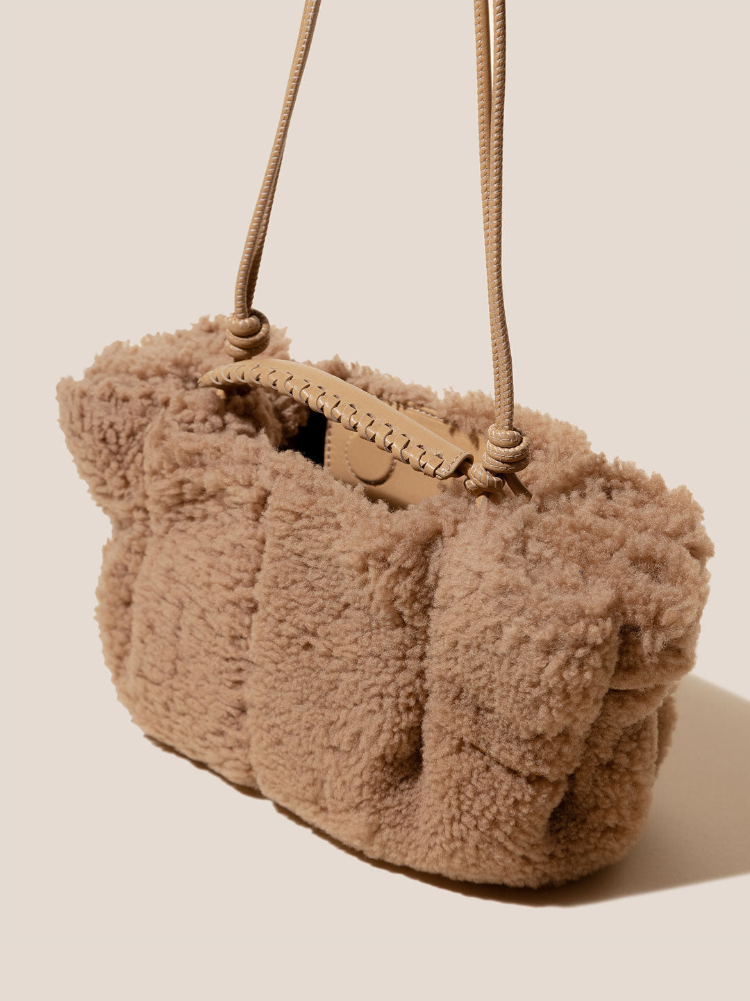 ARTA MINI CURLY SHEARLING - Pleated Crossbody Bag
