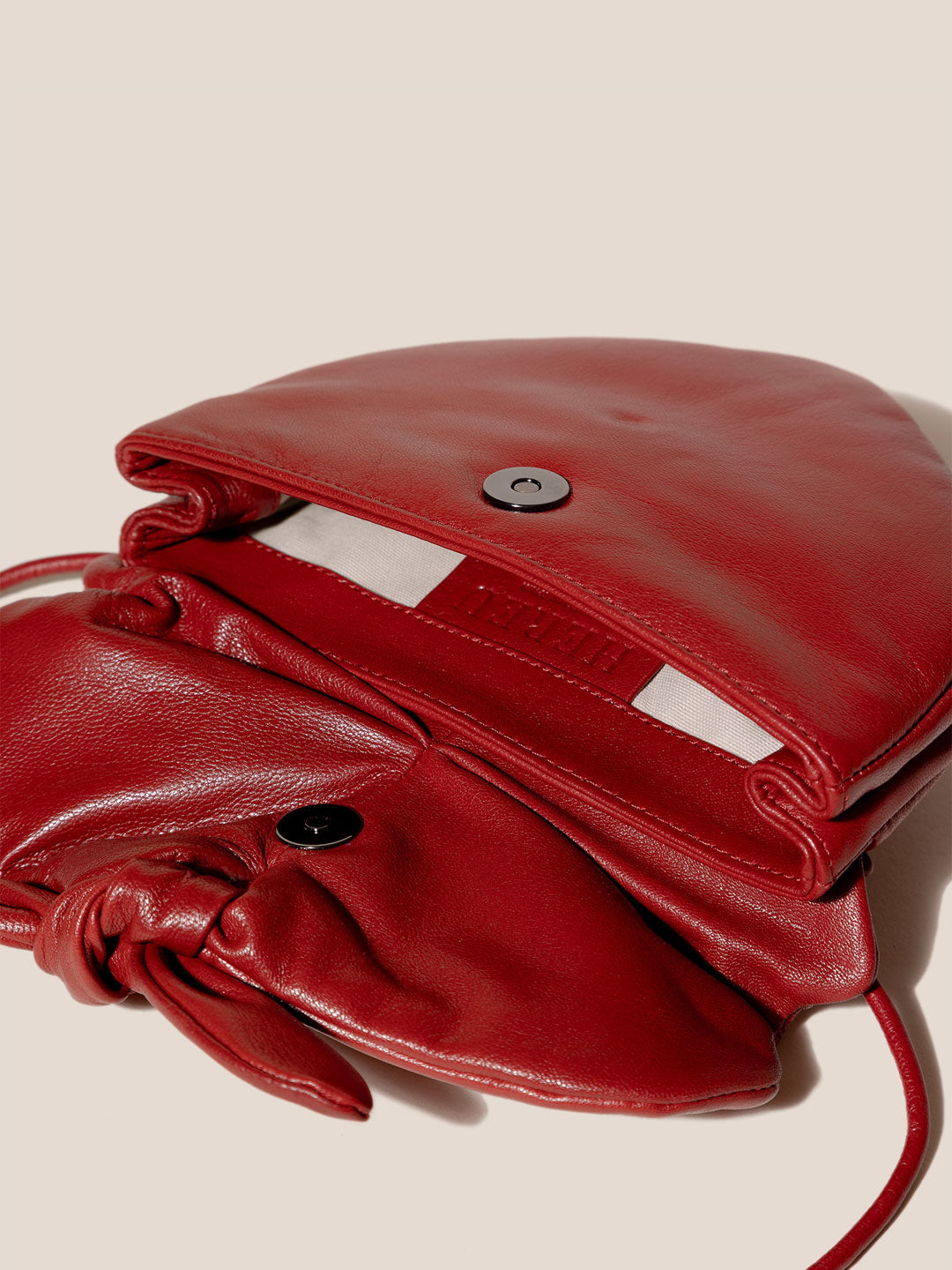 CORET - Heart-Shaped Crossbody Bag