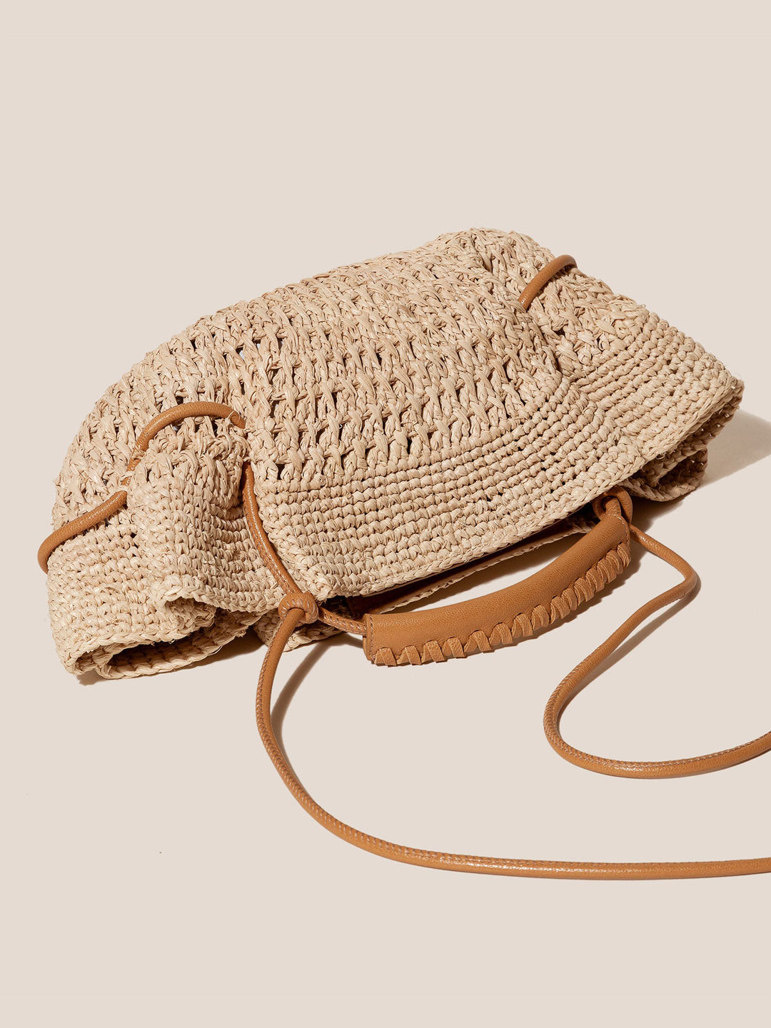ARTA MINI CROCHET RAFFIA - Pleated Crossbody Bag - Natrual/Light