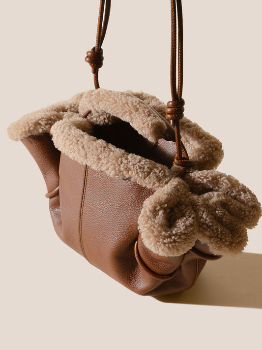 ARTA MINI CURLY SHEARLING TRIMS - Pleated Crossbody Bag