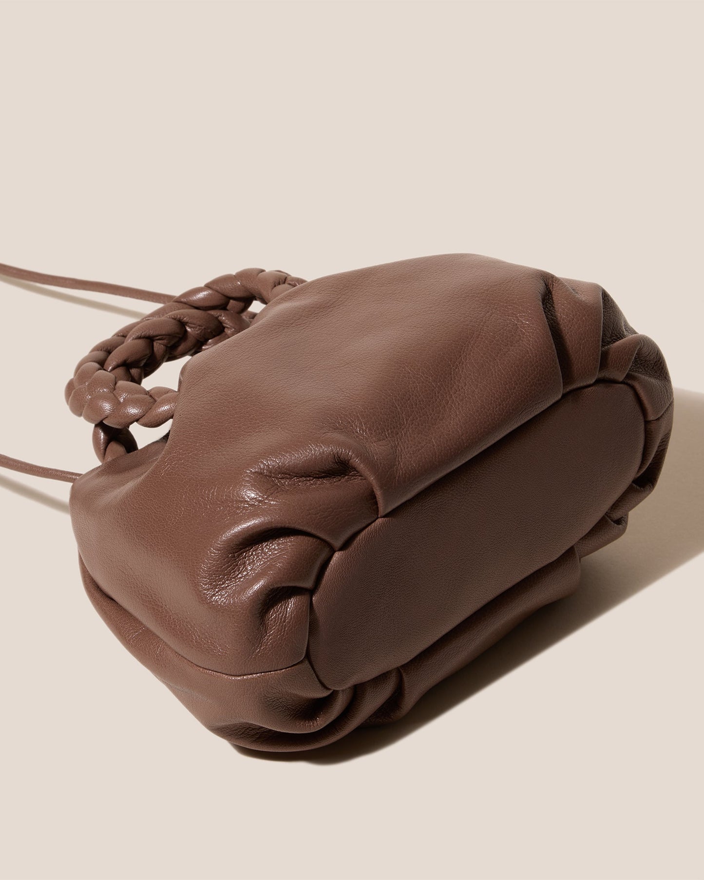 BOMBON M SUPPLE SHINY - Plaited-handle Leather Crossbody Bag
