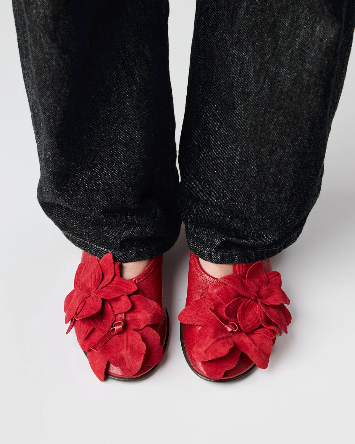 FLORIDA - Flower-Detail Mid-Heel Pump