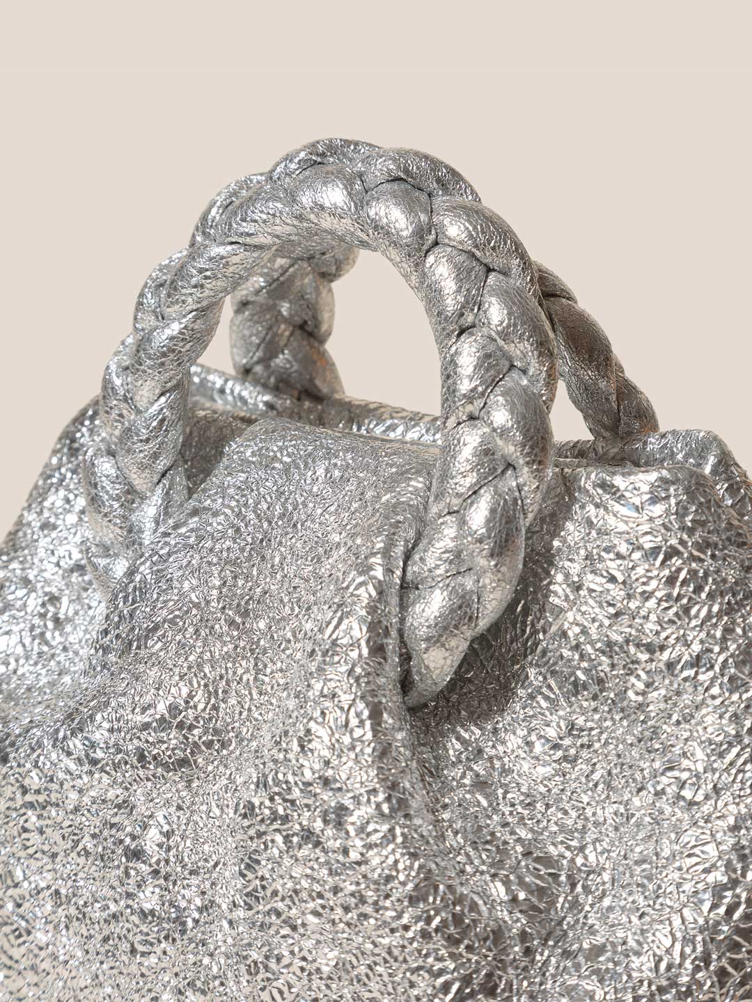 BOMBON CRINKLED METALLIC  - Plaited-handle Leather Handbag