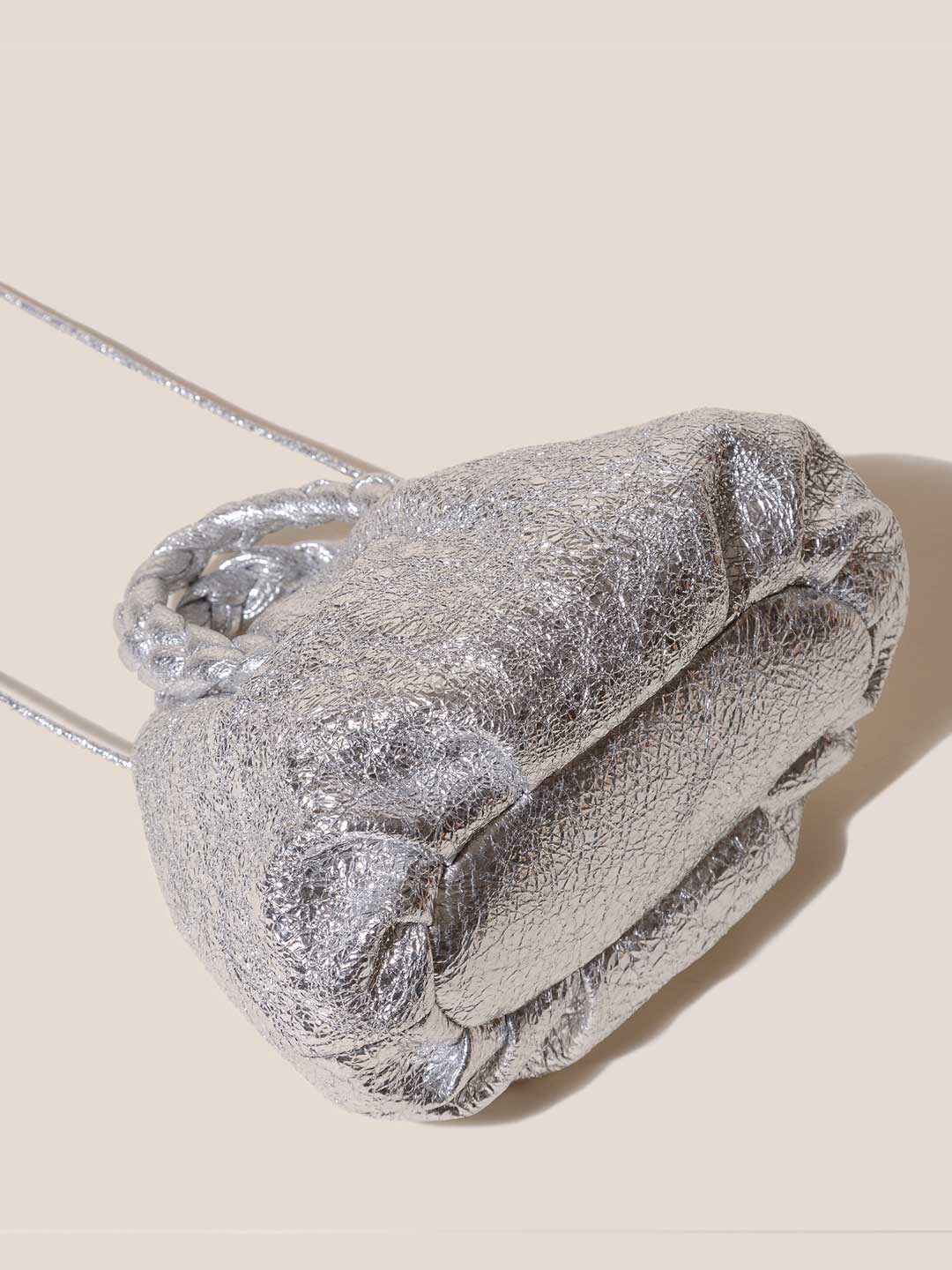 BOMBON CRINKLED METALLIC  - Plaited-handle Leather Handbag