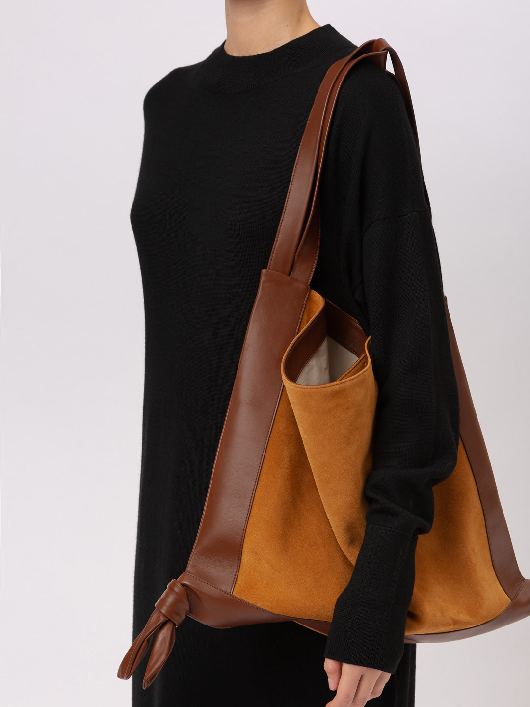 CADOR SUEDE - Slouchy Shoulder Bag- HEREU JAPAN Official