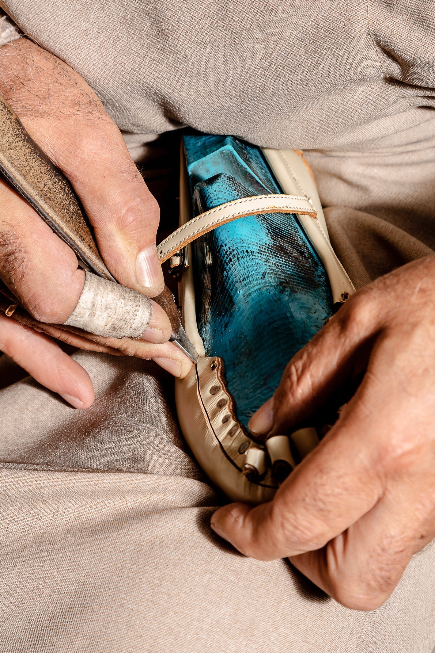 OUR CRAFT: INTERWOVEN T-BAR LOAFERS – HEREU JAPAN Official Online