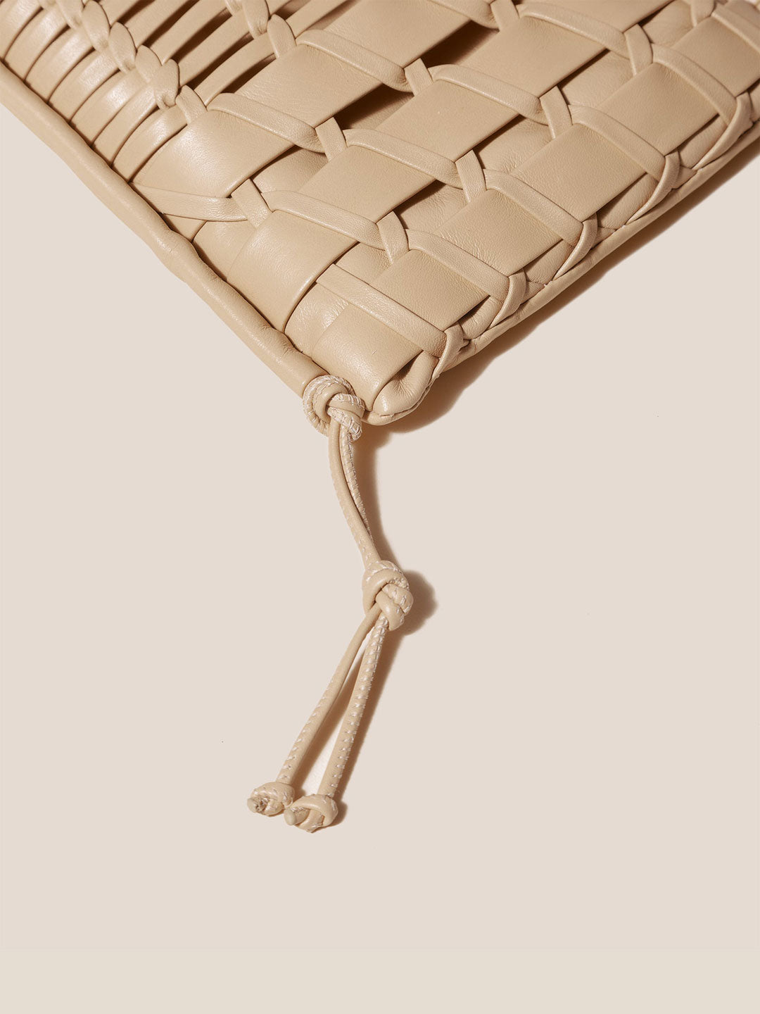 TRENA - Flat Square Crossbody Bag - HEREU JAPAN Official