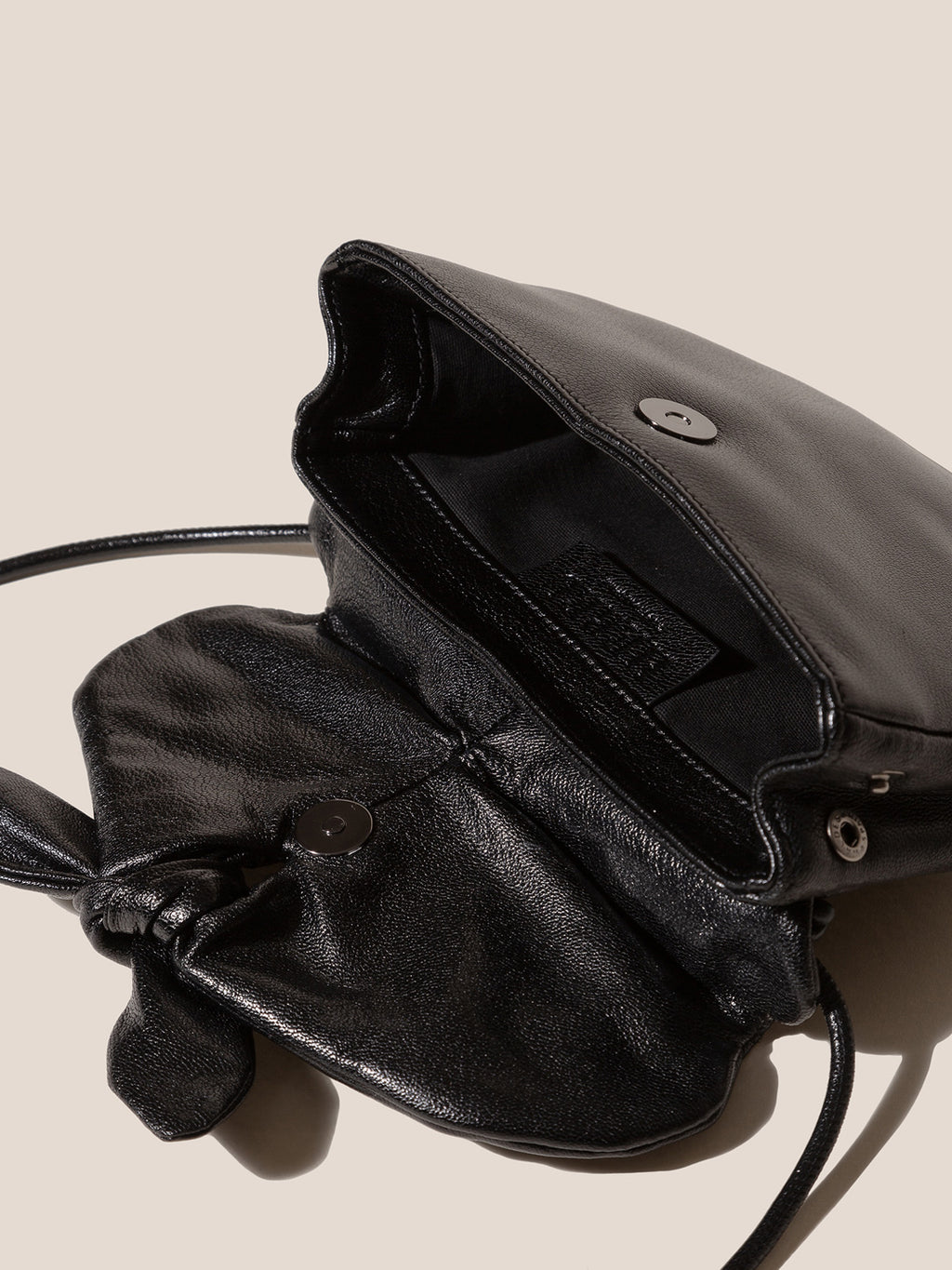 CORET - Heart-Shaped Crossbody Bag