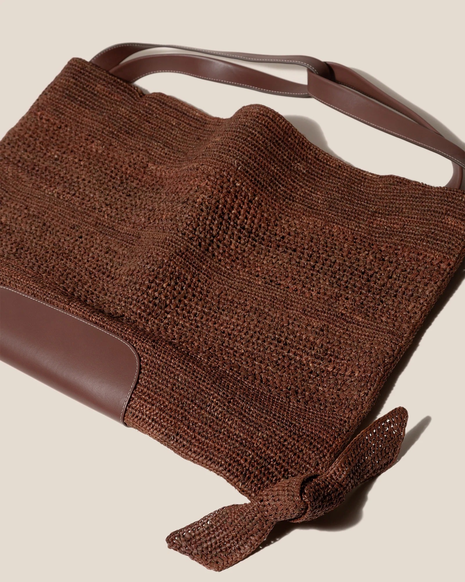 CADOR - Slouchy Raffia Macrame Shoulder Bag – HEREU JAPAN Official