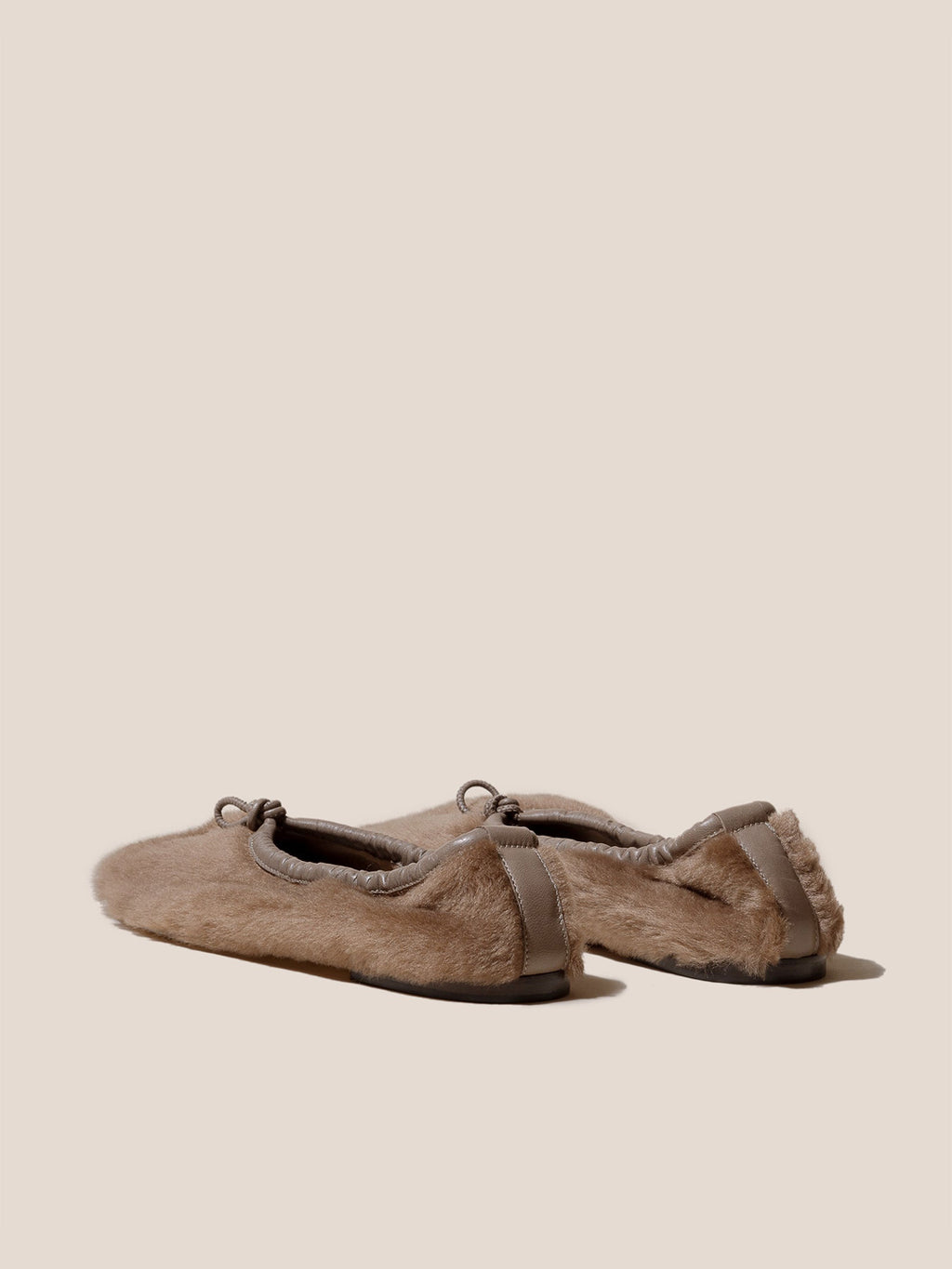 SHEARLING PUNTERA - Pleated-Toe Pump