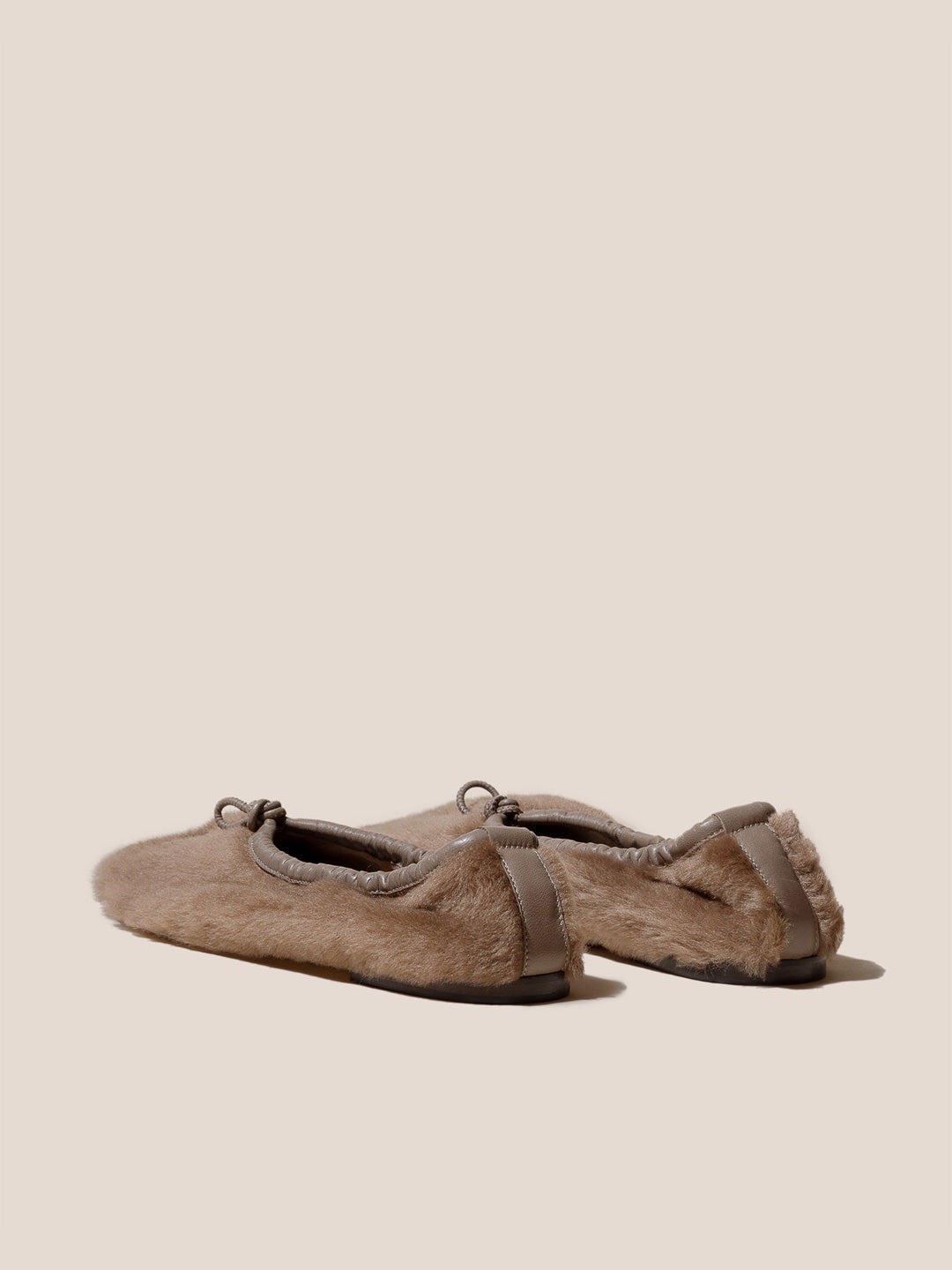 SHEARLING PUNTERA - Pleated-Toe Pump