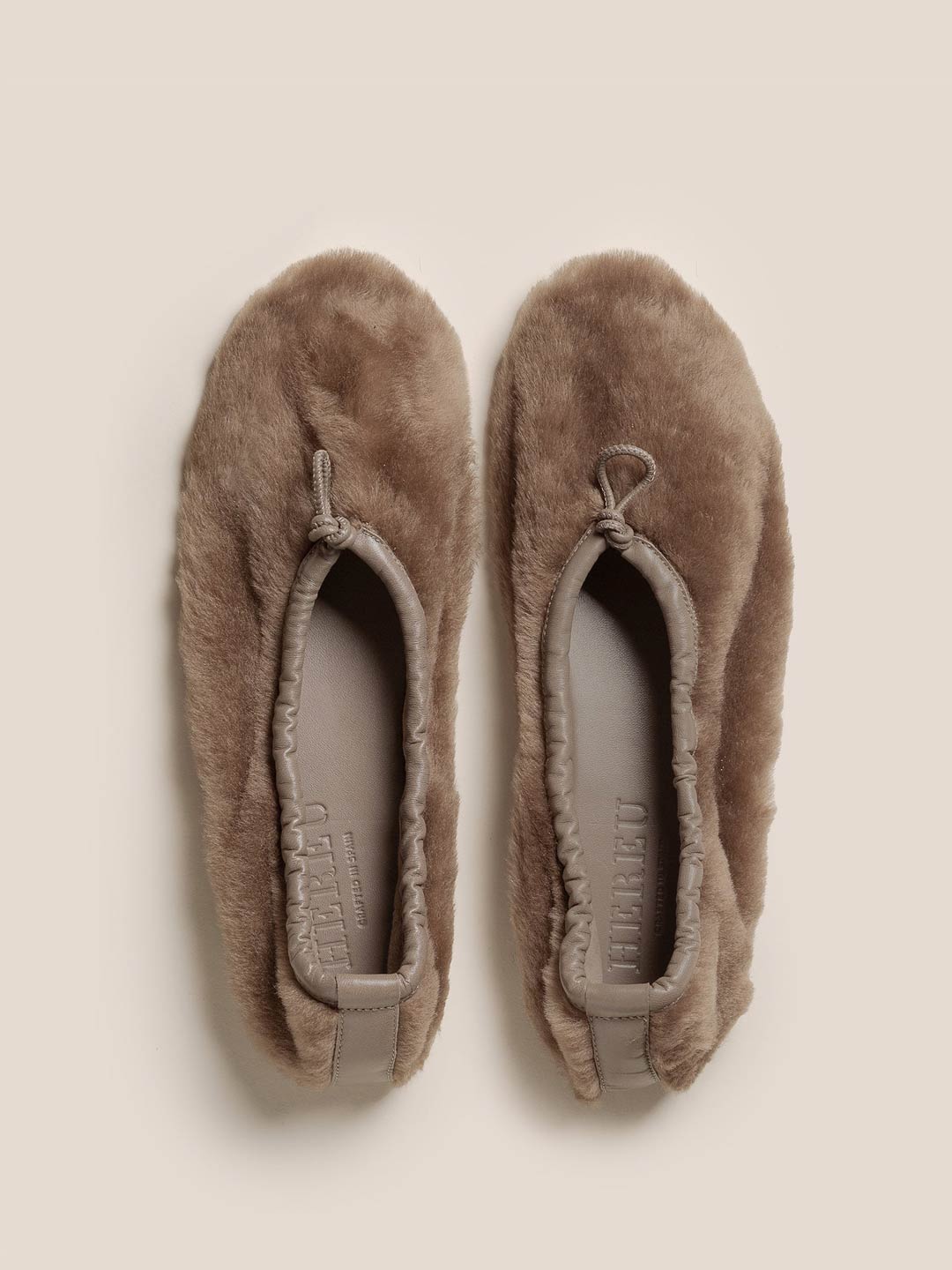 SHEARLING PUNTERA - Pleated-Toe Pump