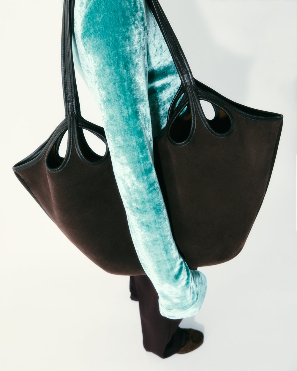 Shoes and bags crafted in Spain - HEREU日本公式オンライン