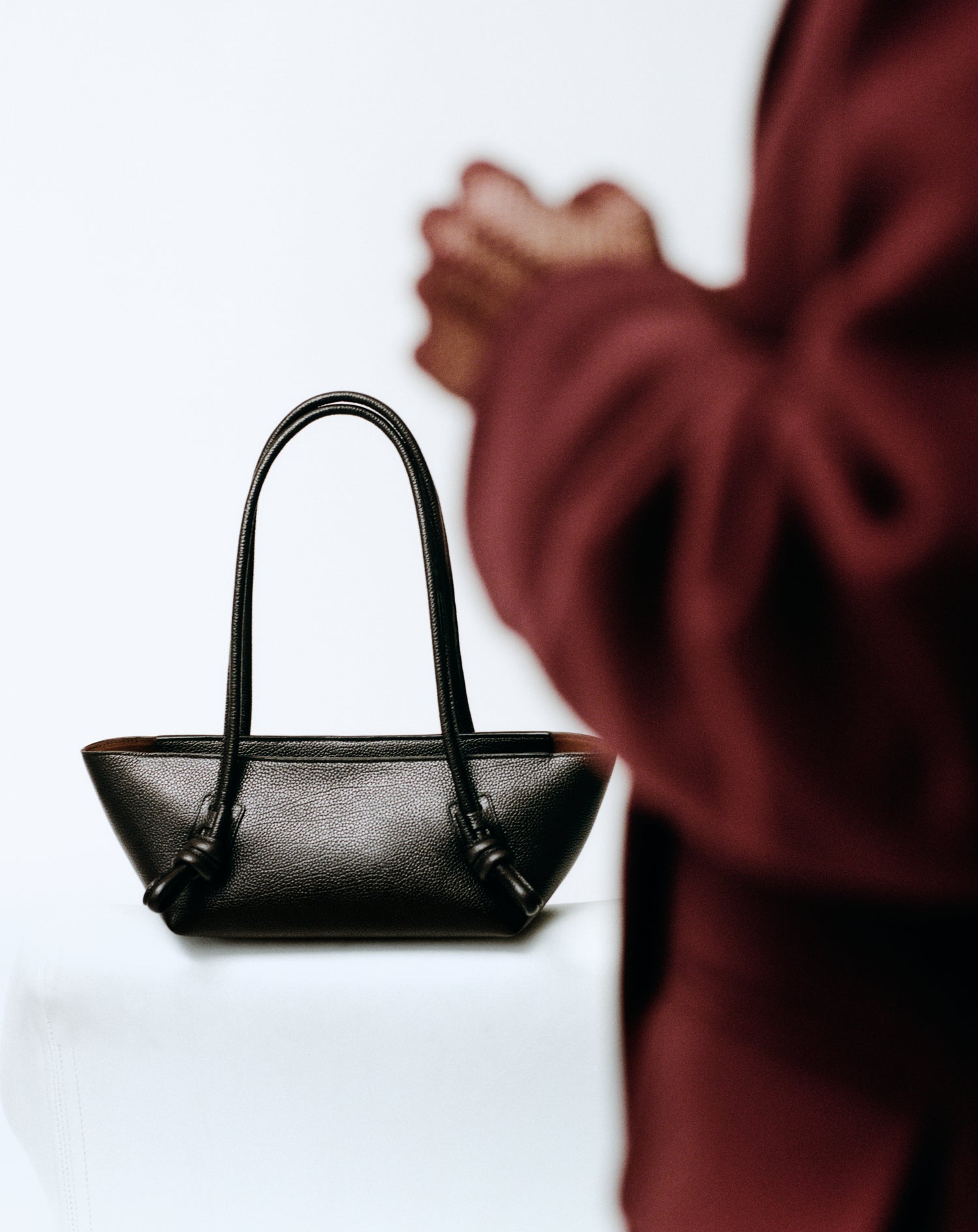 Shoes and bags crafted in Spain - HEREU日本公式オンライン