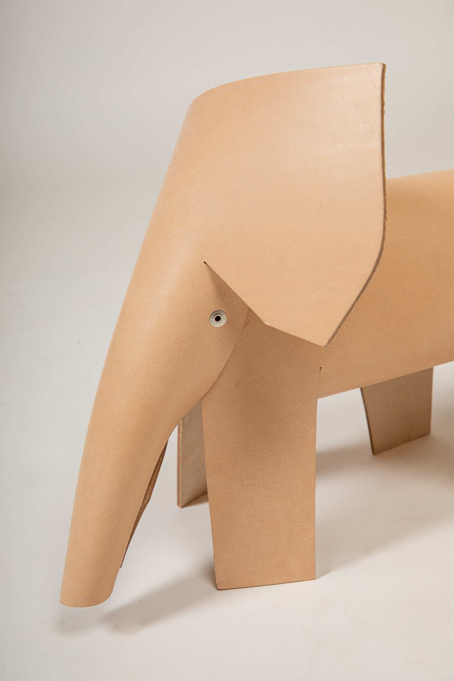 ELEFANTA MARIA S - Elephant Leather Sculpture by Antoni Arola