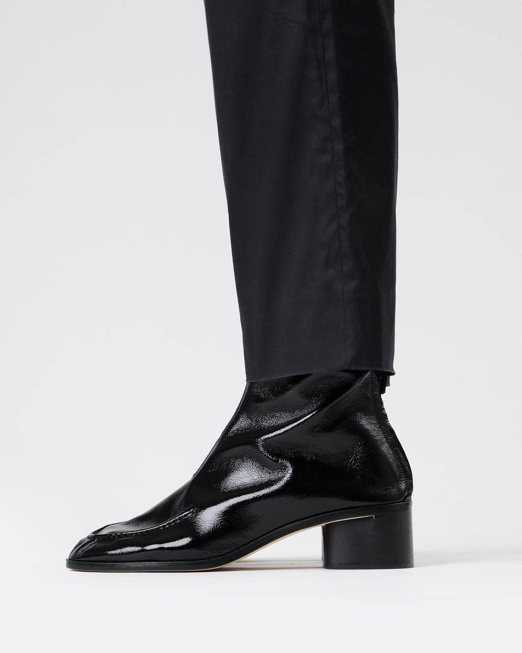 JULIOL BOOT CRINKLED GLOSSY HEELED - Soft Low-Calf Boot