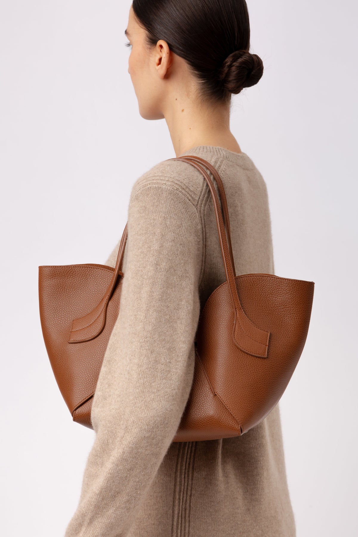 SEPAL S GRAINY - Tulip Shape Tote Bag