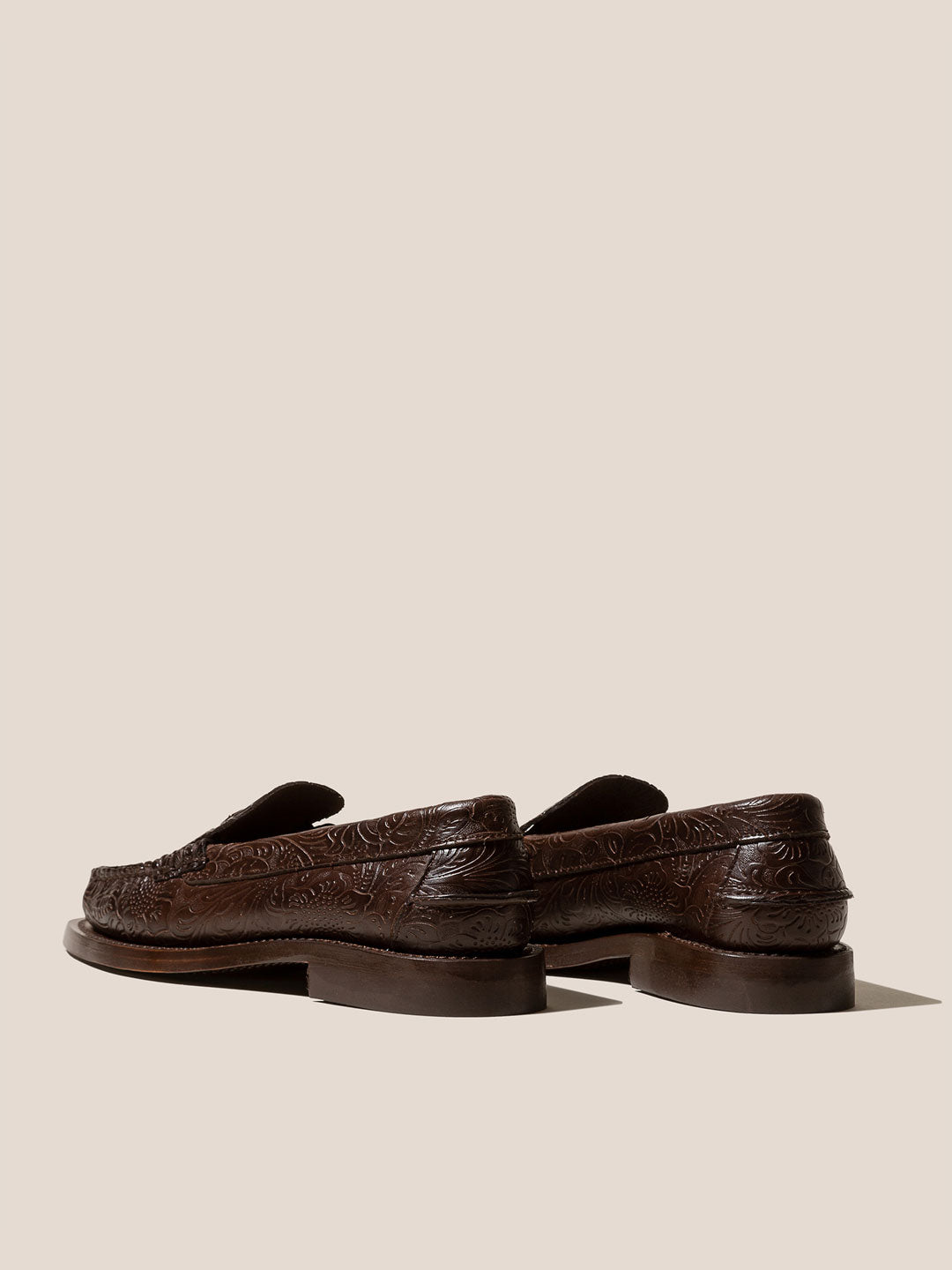 SINEU ROUND EMBOSSED VEG-TAN - Men's Interlaced-detail Slip-on Loafer