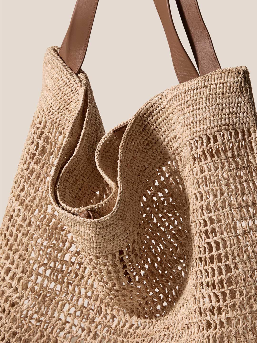 CADOR RAFFIA MESH - Slouchy Shoulder Bag