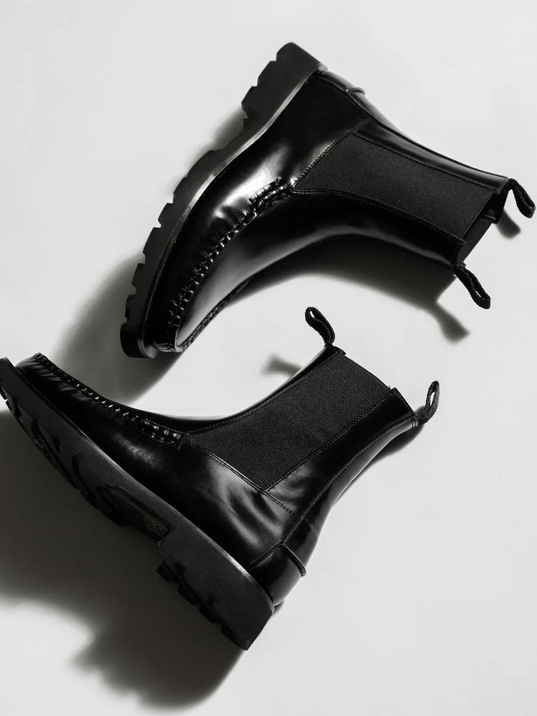 ALDA SPORT - Tread Sole Mid-Calf Chelsea Boot - HEREU JAPAN